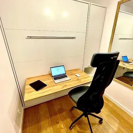 Tourism - In The Middle Of The Center Apartment